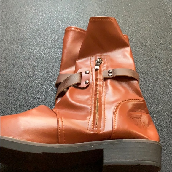 Shoes - Picture 3 of 3